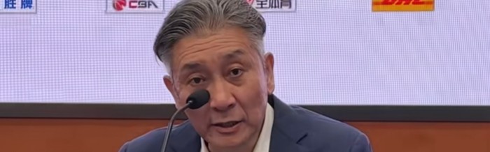 深圳胜山西发布会！郑永刚重提多人带伤肯定精神，贺希宁打服对手|李慕豪|周鹏|伤病|球队|史密斯_新浪体育_新浪新闻